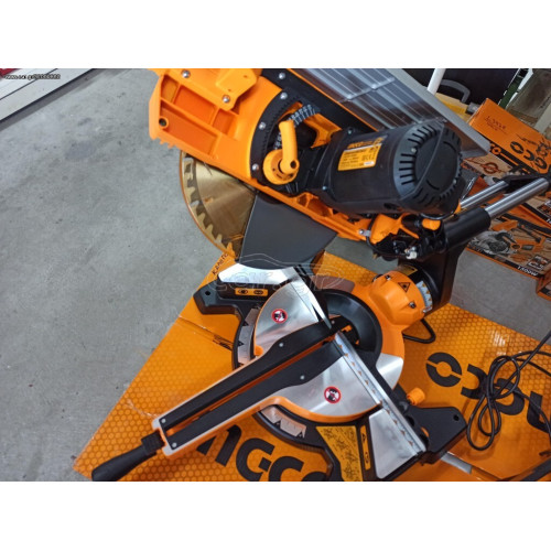 Универсальная торцовочная пила 1800Вт 305мм INGCO MT2S18002 INDUSTRIAL