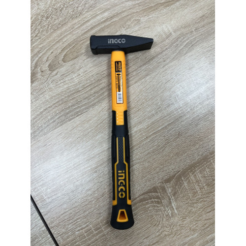 Молоток слесарный 300 гр. INGCO HMH8180300 INDUSTRIAL