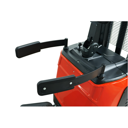 Штабелер самоходный с платформой оператора Shtapler QDR 1635 (L150)