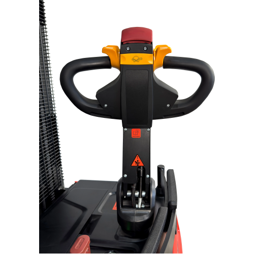 Штабелер самоходный с платформой оператора Shtapler QBD 1650 (L175)